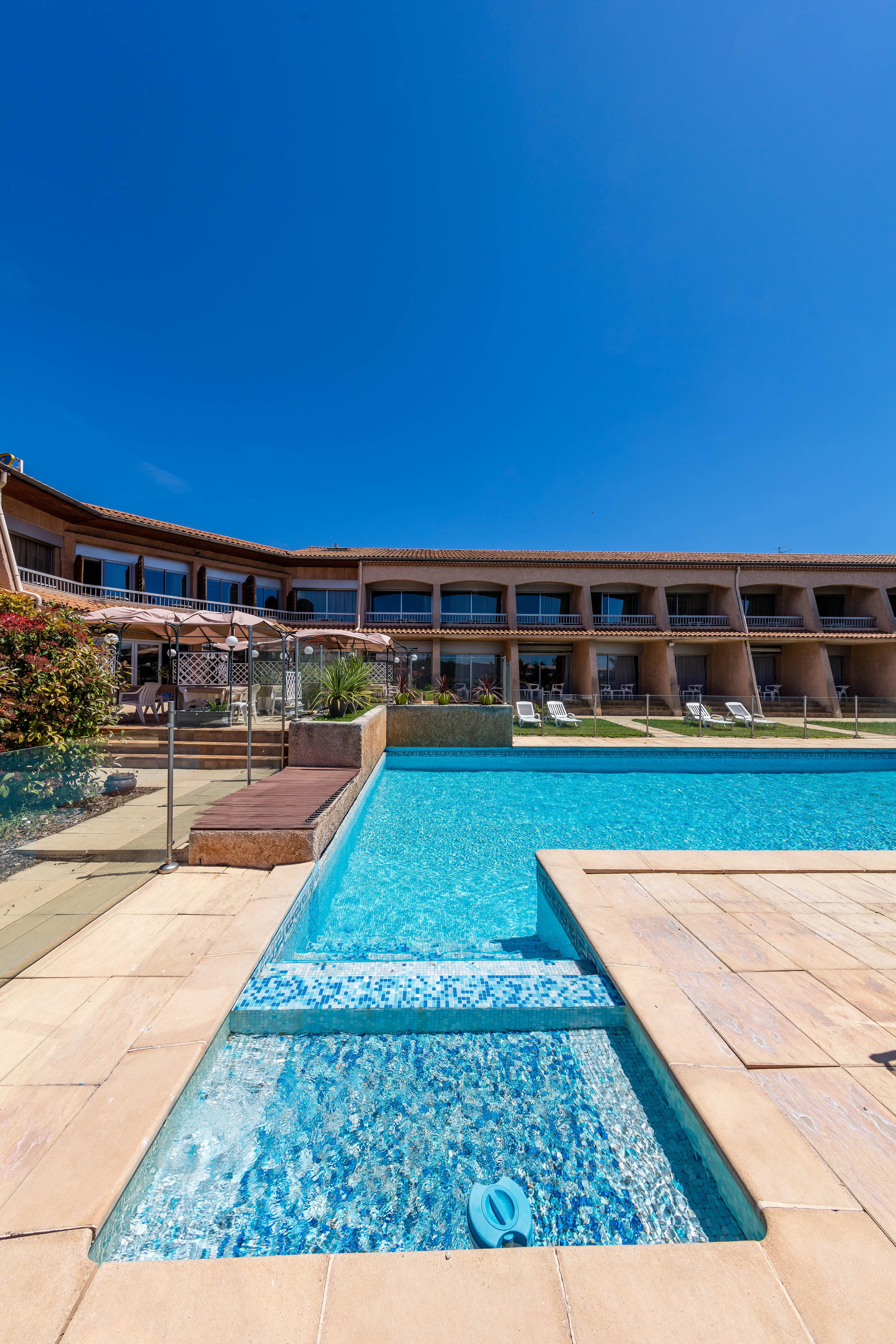 Noemys Toulon La Valette - Hotel Restaurant Avec Piscine Eksteriør billede
